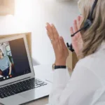 two woamn chatting in chatpolyglot online session